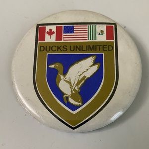 Vintage Ducks Unlimited Wetlands Waterfowl Bird Conservation Pin Pinback Button